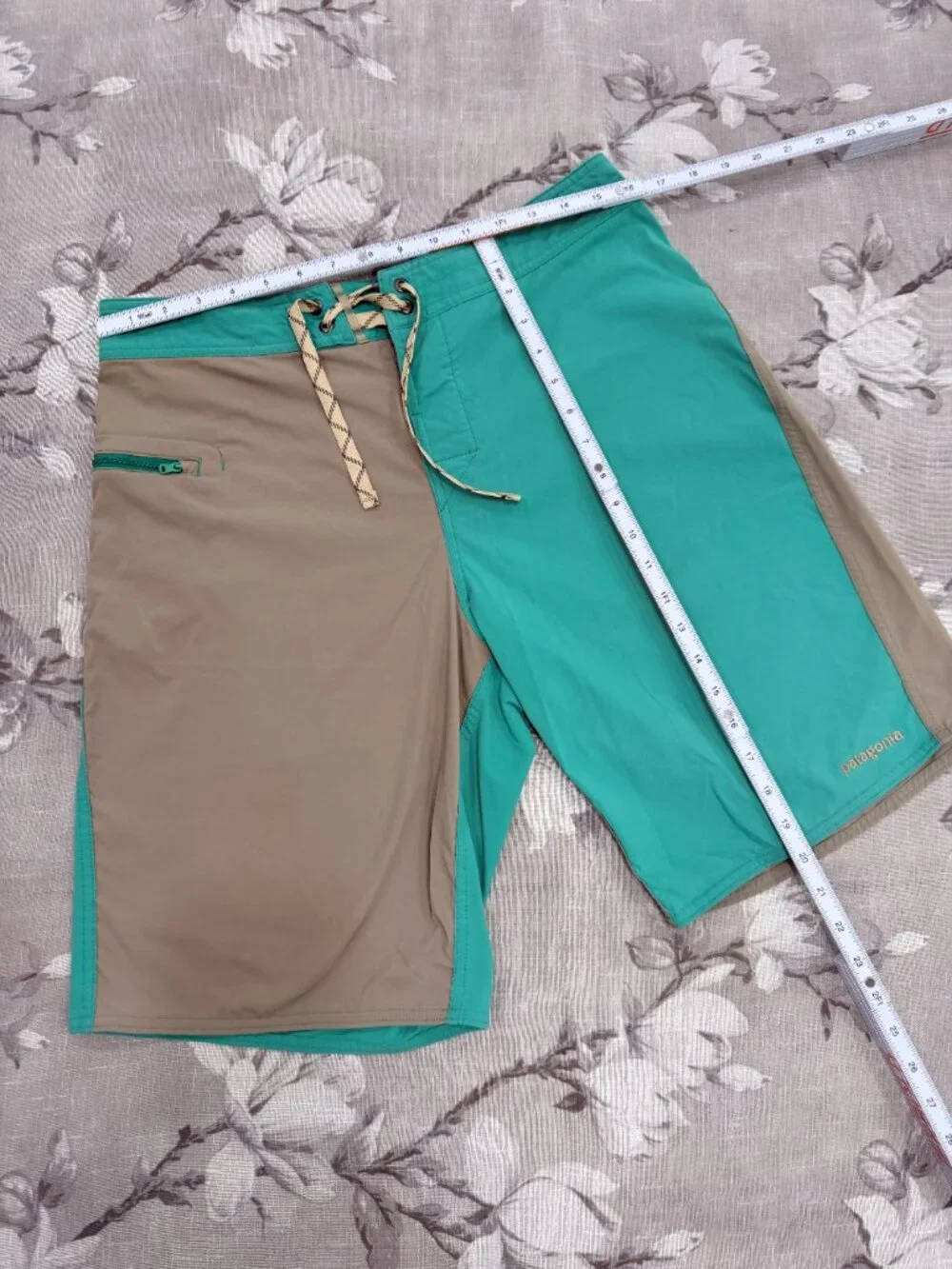 Patagonia Men’s Wavefarer Board Shorts 32 Teal Tan SP15 Swim Surf